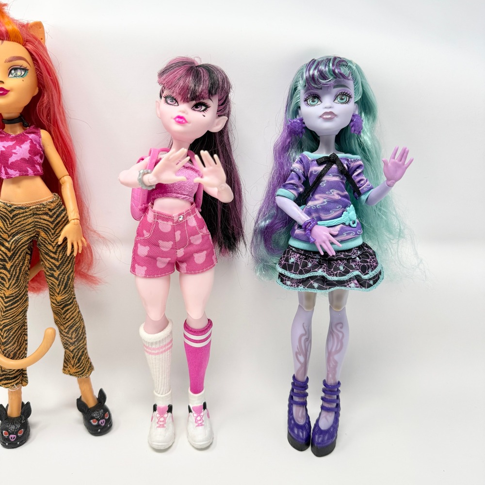 Monster High G3 Doll Lot Draculaura Toralei Stripe Twyla Mattel 2021 Only Dolls - Picture 4 of 13